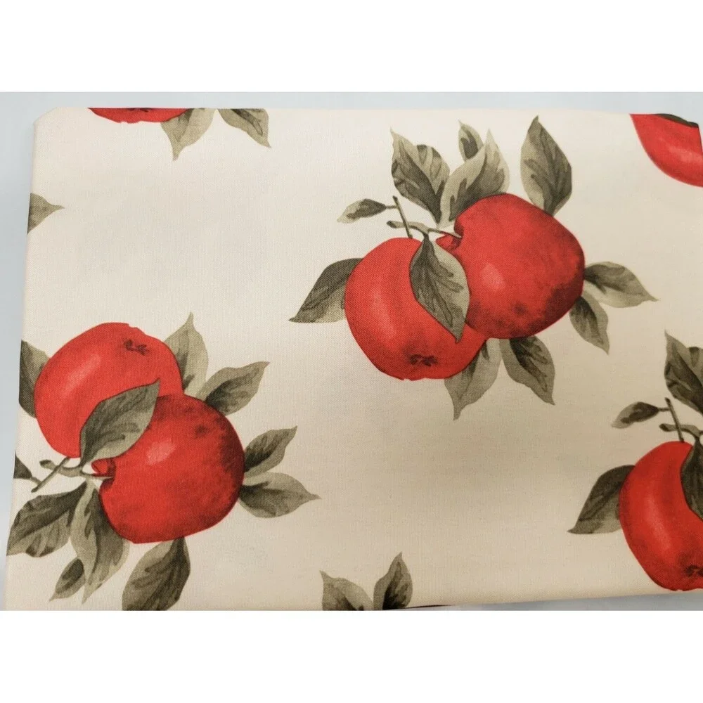 1 Printed Fabric Tablecloth, 60